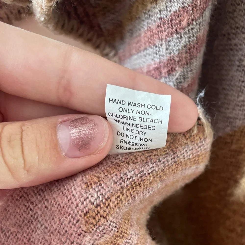 ❄️ World Market Brown Quilted Pattern Poncho Shrug OS - Picture 6 of 8